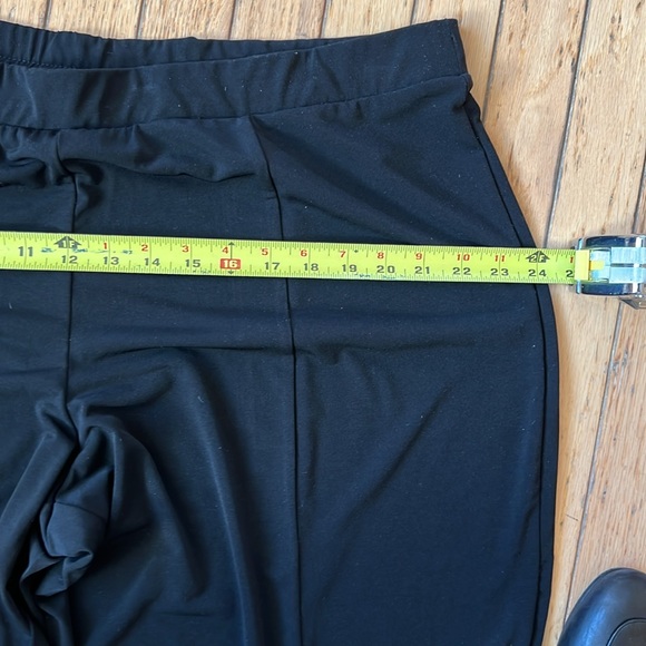 Susan Graver 🖤 brand pants with ankle details slits - Picture 3 of 5